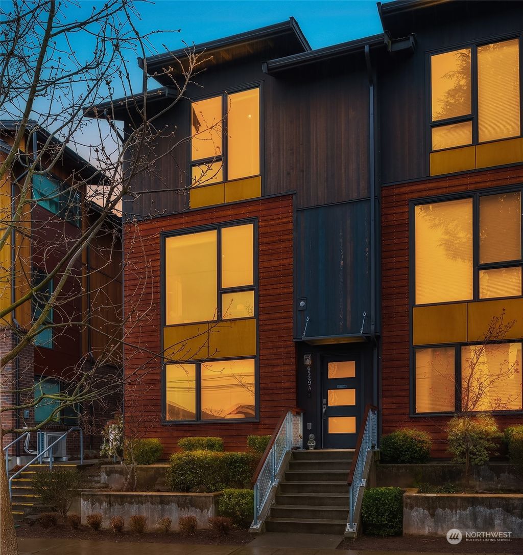 Photo of 6529 A 34th Avenue NE, Seattle, WA 98115 (MLS # 2053606)