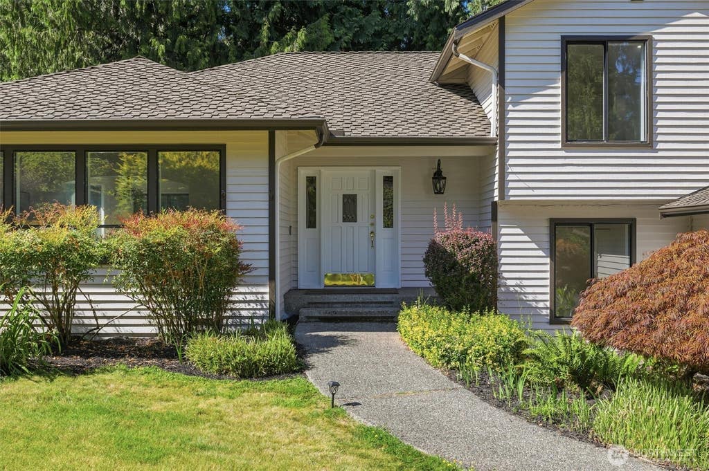 Photo of 16718 3rd Avenue SE, Bothell, WA 98012 (MLS # 2565418)