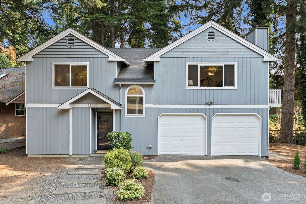 Photo of 13600 4th Avenue NE, Seattle, WA 98125 (MLS # 2426153)