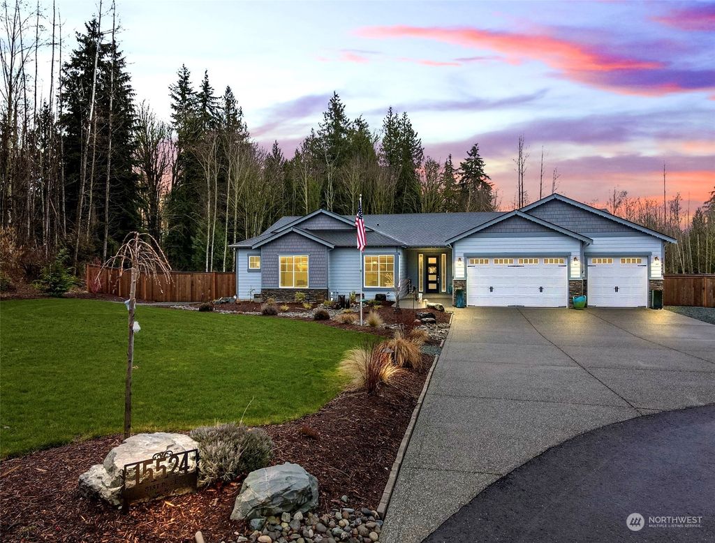 Photo of 15524 81st Place SE, Snohomish, WA 98290 (MLS # 2041780)