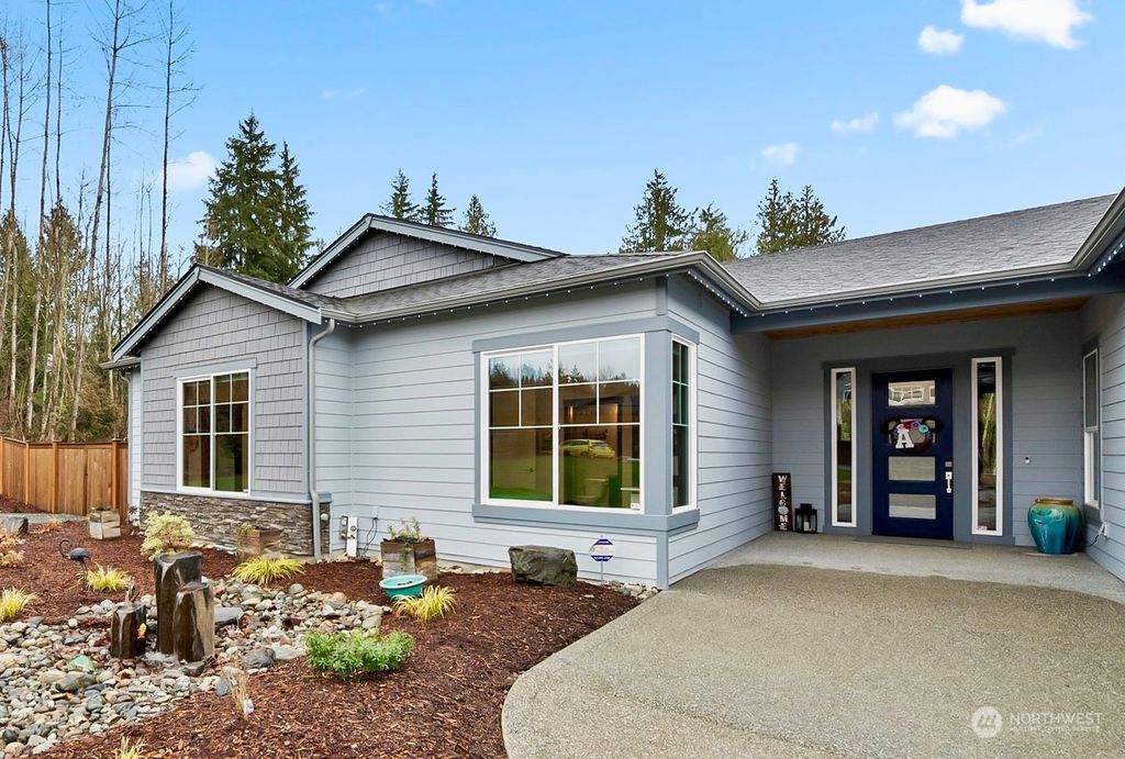 Photo of 15524 81st Place SE, Snohomish, WA 98290 (MLS # 2041780)