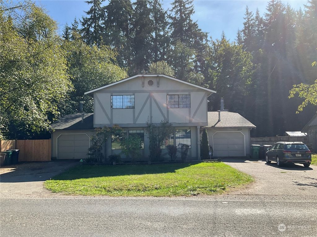 Photo of 3318 Lincoln Way Way, Lynnwood, WA 98087 (MLS # 2170192)