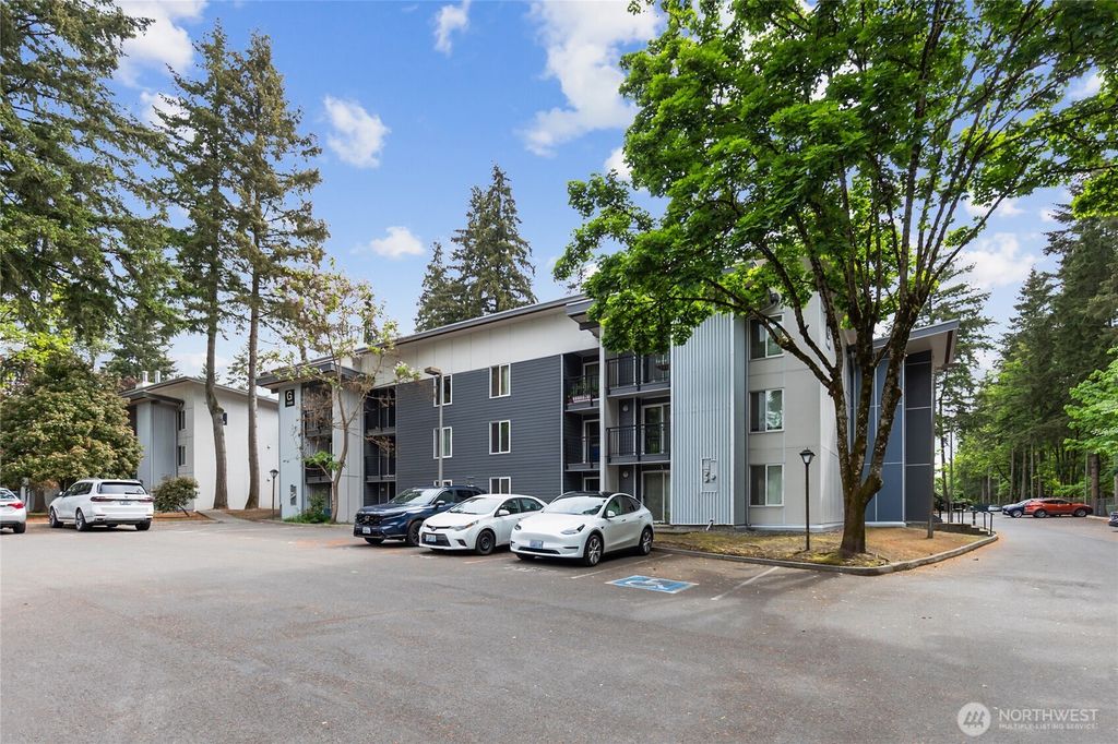 Photo of 14556 NE 31st Street, Bellevue, WA 98007 (MLS # 2527026)