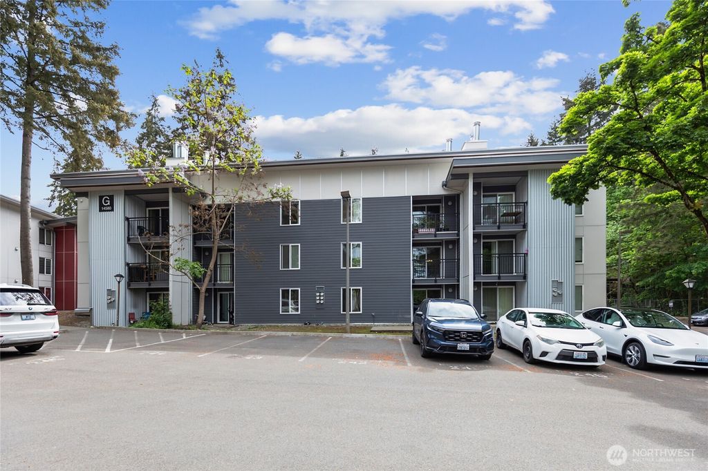 Photo of 14556 NE 31st Street, Bellevue, WA 98007 (MLS # 2527026)