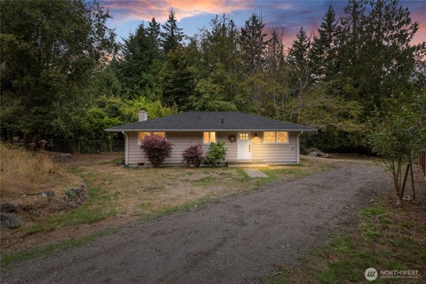 Photo of 811 Hyak Way, Fox Island, WA 98333 (MLS # 2585387)