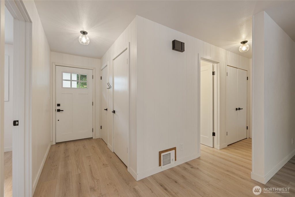 Photo of 811 Hyak Way, Fox Island, WA 98333 (MLS # 2585387)