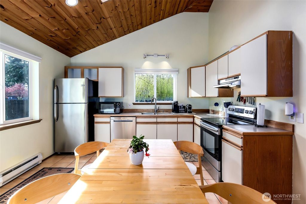 Photo of 655 Hunt St St, Friday Harbor, WA 98250 (MLS # 2488523)