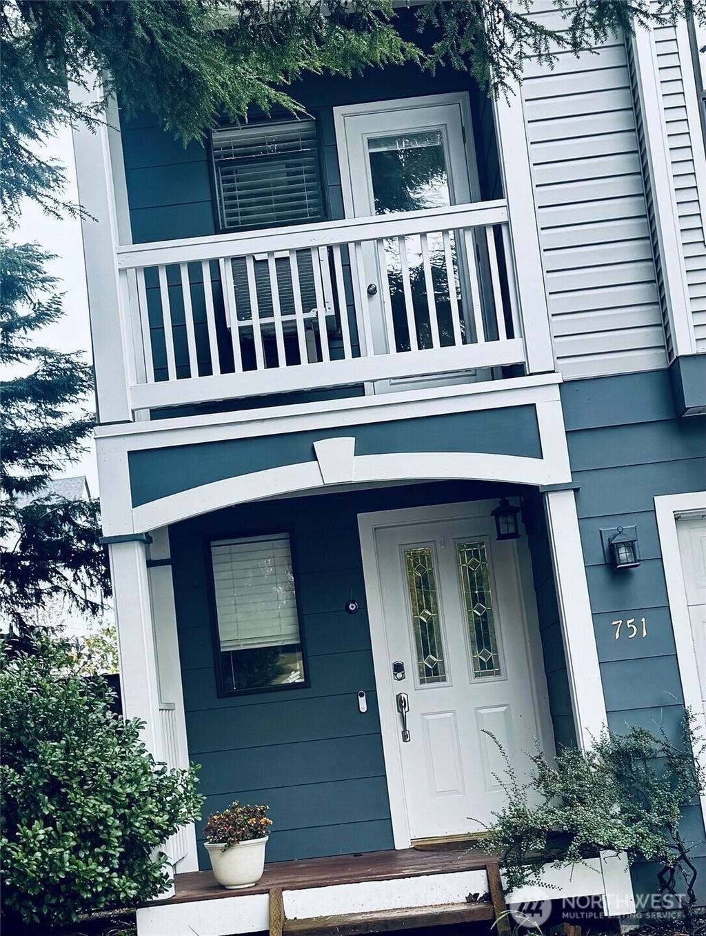Photo of 751 NW Juniper St ST #751, Issaquah, WA 98027 (MLS # 2591790)