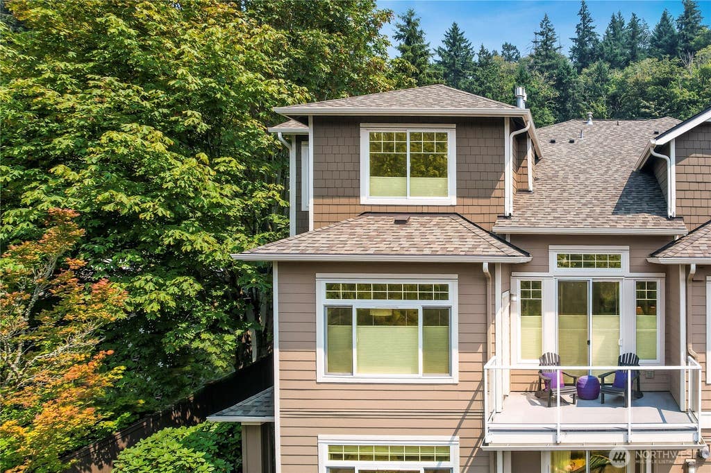 Photo of 3500 E Lake Sammamish Parkway SE #2-105, Sammamish, WA 98075 (MLS # 2557252)