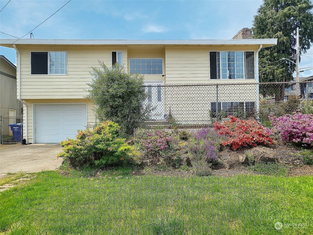 Photo of 8501 39th Avenue S, Seattle, WA 98118 (MLS # 2071225)