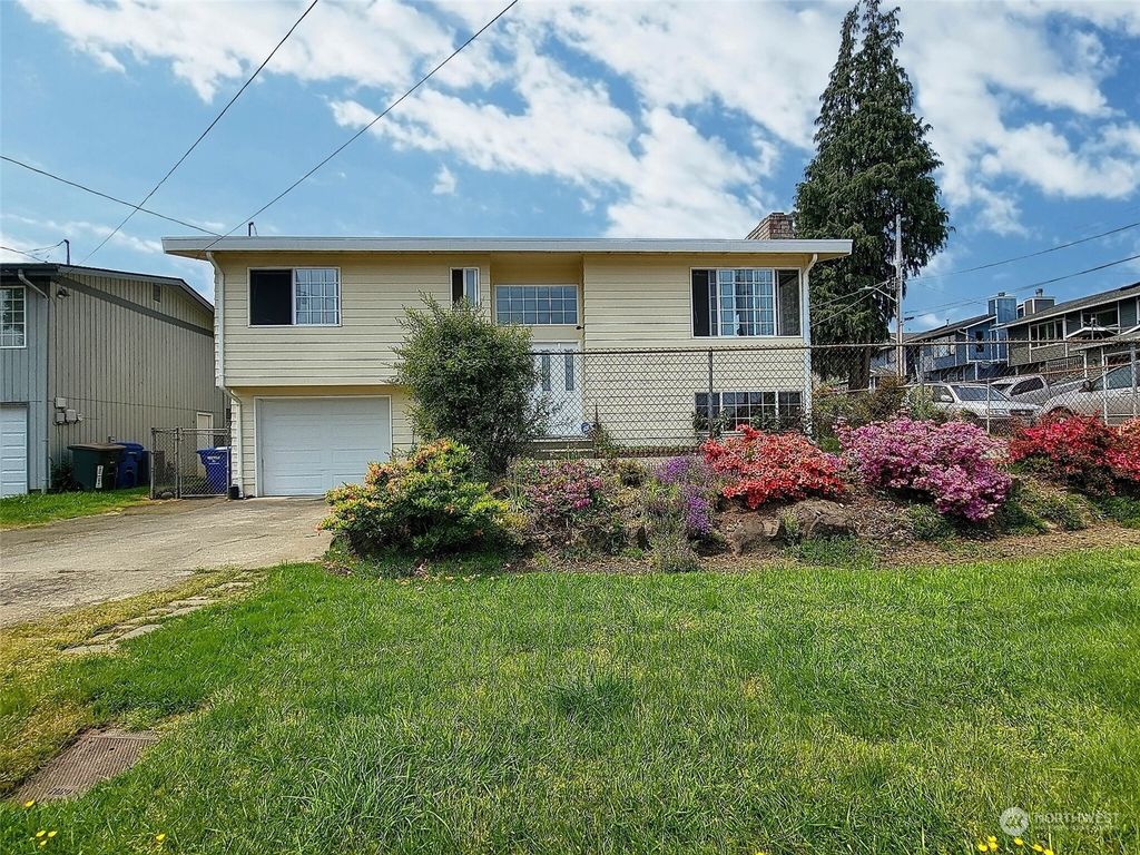 Photo of 8501 39th Avenue S, Seattle, WA 98118 (MLS # 2071225)