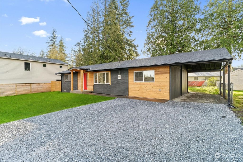 Photo of 35235 54th Avenue S, Auburn, WA 98001 (MLS # 2216276)