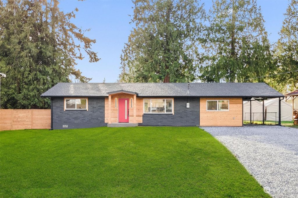 Photo of 35235 54th Avenue S, Auburn, WA 98001 (MLS # 2216276)