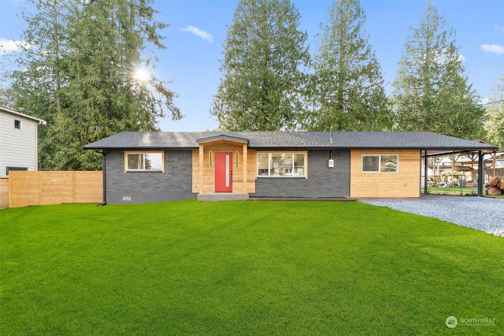 Photo of 35235 54th Avenue S, Auburn, WA 98001 (MLS # 2216276)