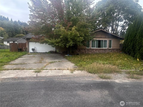Photo of 116 Monterey Drive, Kelso, WA 98626 (MLS # 2586000)