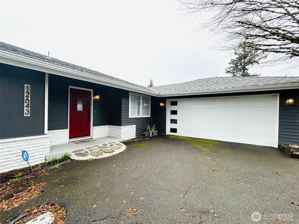 Photo of 12643 156th Avenue SE, Renton, WA 98059 (MLS # 2490963)