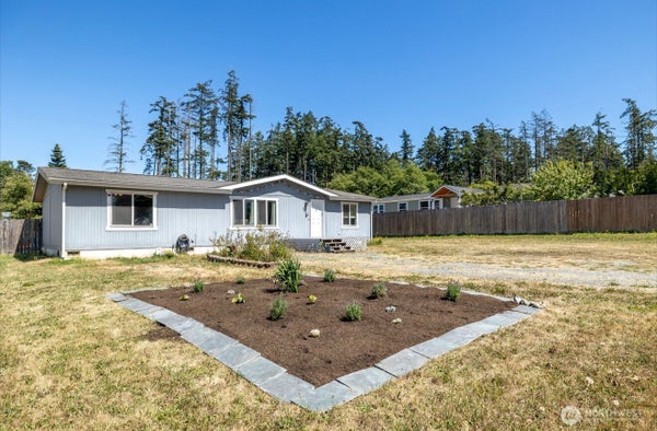 1060 SIDNEY ST, OAK HARBOR, WA 98277 - Image cb55e9b9bcb49a527e674ba85ebcb637/3309896029