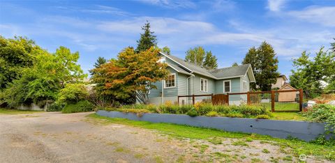 Photo of 260 11th Street, Blaine, WA 98230 (MLS # 2429168)