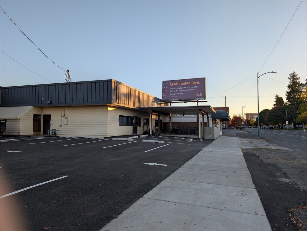 Photo of 430 W MAIN Street W, Walla Walla, WA 99362 (MLS # 2595208)