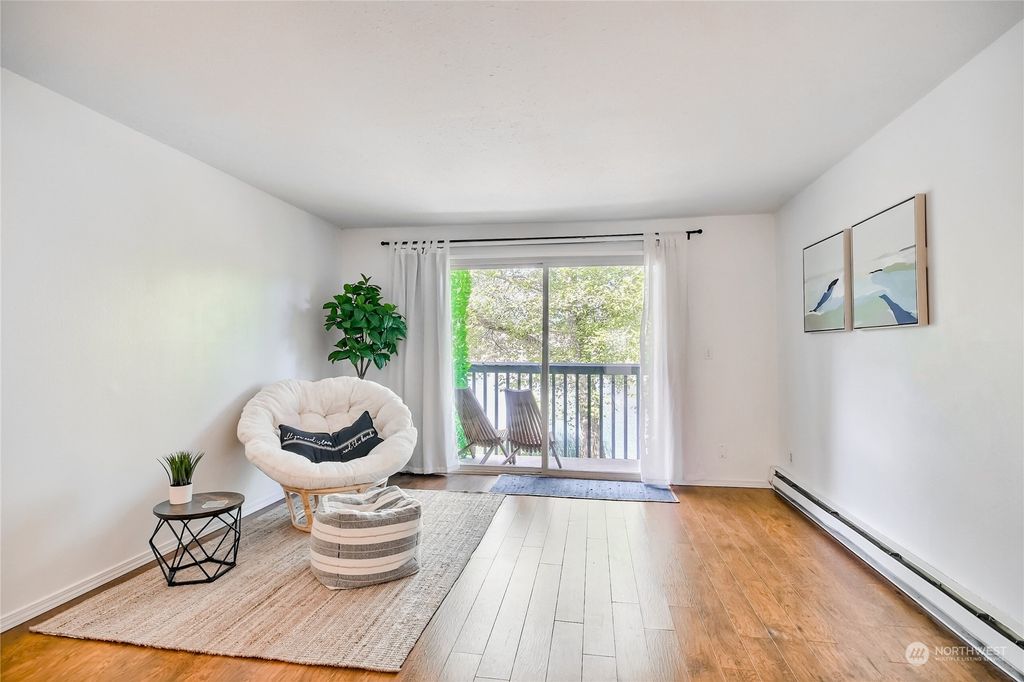 Photo of 31003 14th Avenue S #D-21, Federal Way, WA 98003 (MLS # 2154991)