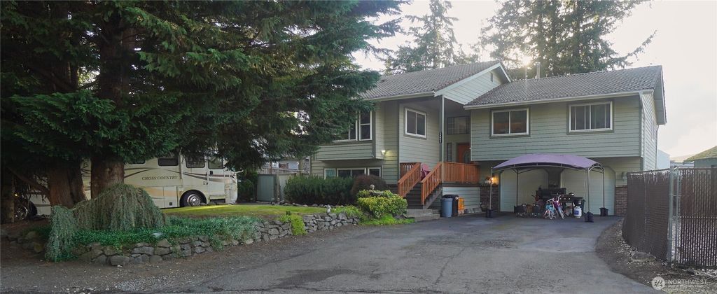 Photo of 24403 224th Avenue SE, Maple Valley, WA 98038 (MLS # 2530858)