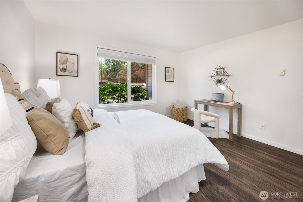 Photo of 4401 145th Avenue NE #J6, Bellevue, WA 98007 (MLS # 2360230)