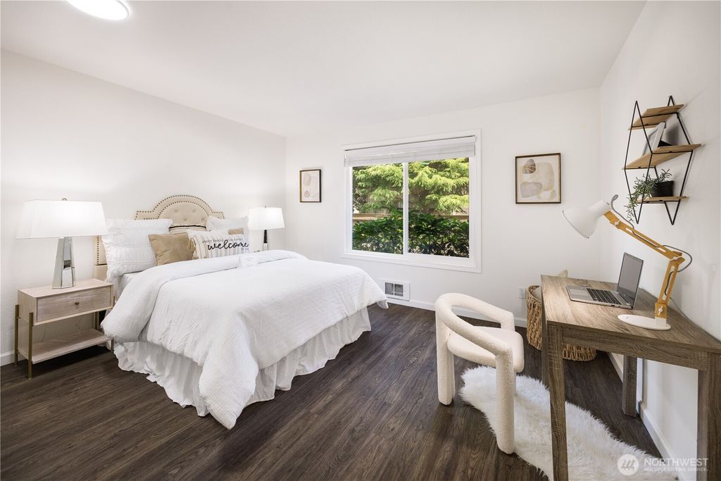 Photo of 4401 145th Avenue NE #J6, Bellevue, WA 98007 (MLS # 2360230)