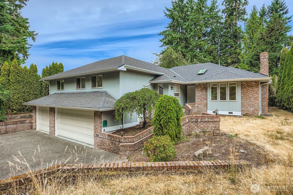 Photo of 3124 SW 304th Street, Federal Way, WA 98023 (MLS # 2413265)
