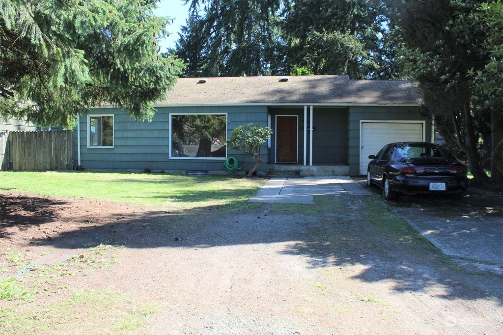 Photo of 424 Tamarack Avenue, Everett, WA 98203 (MLS # 2067840)