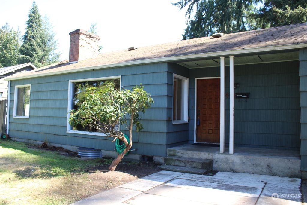 Photo of 424 Tamarack Avenue, Everett, WA 98203 (MLS # 2067840)