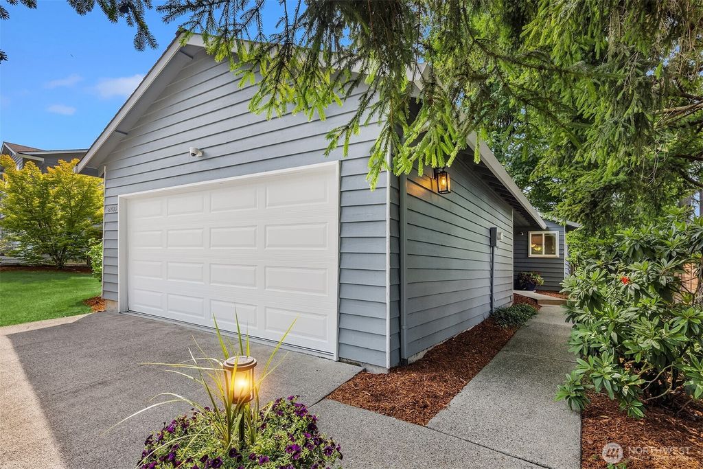 Photo of 2705 NE 23rd Place, Renton, WA 98056 (MLS # 2398753)