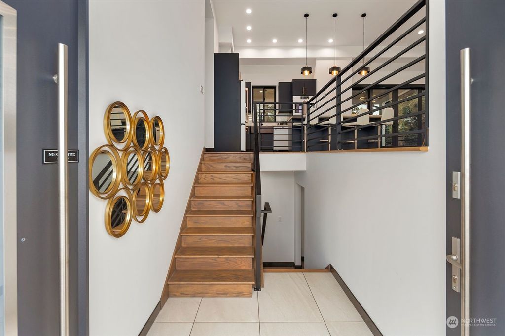 Photo of 121 145th Avenue NE, Bellevue, WA 98007 (MLS # 2169012)