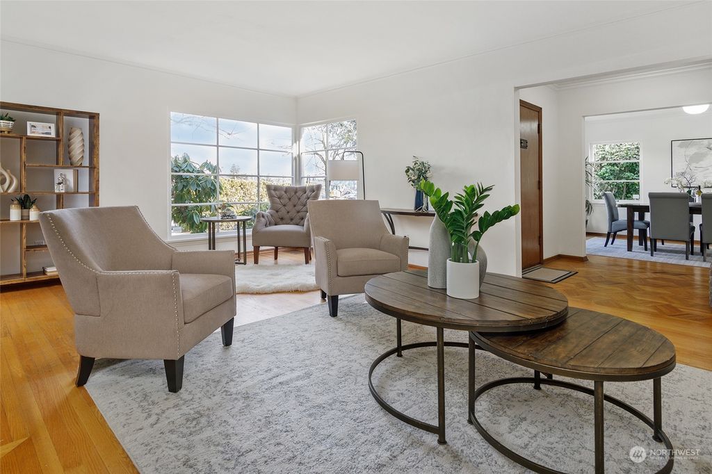 Photo of 2215 E Lake Washington Boulevard, Seattle, WA 98112 (MLS # 2200151)