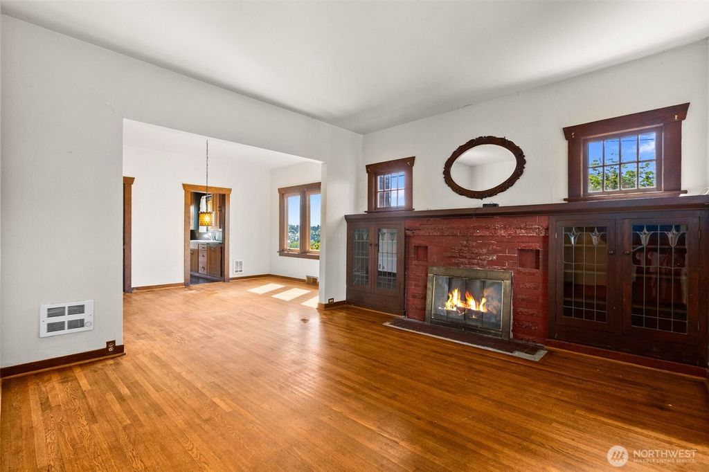 Photo of 515 N 41st Street, Seattle, WA 98103 (MLS # 2529064)