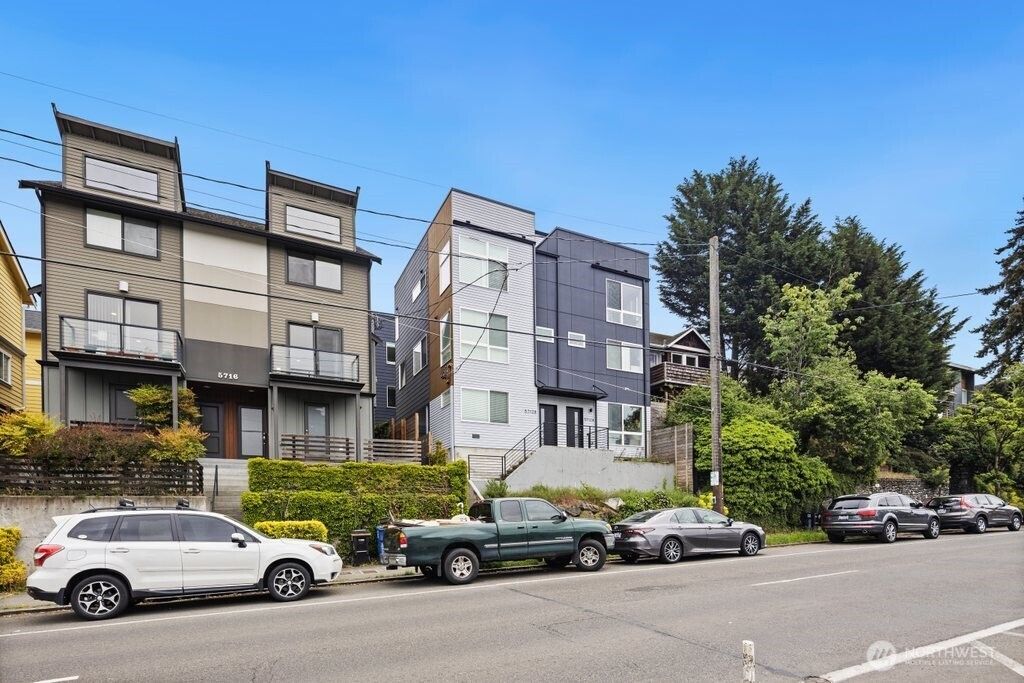Photo of 5710 Roosevelt Way NE #B, Seattle, WA 98105 (MLS # 2374659)