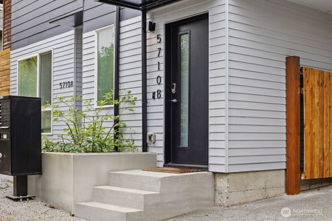 5710 Roosevelt Way NE Unit B, Seattle, WA 98105 - MLS#: 2374659