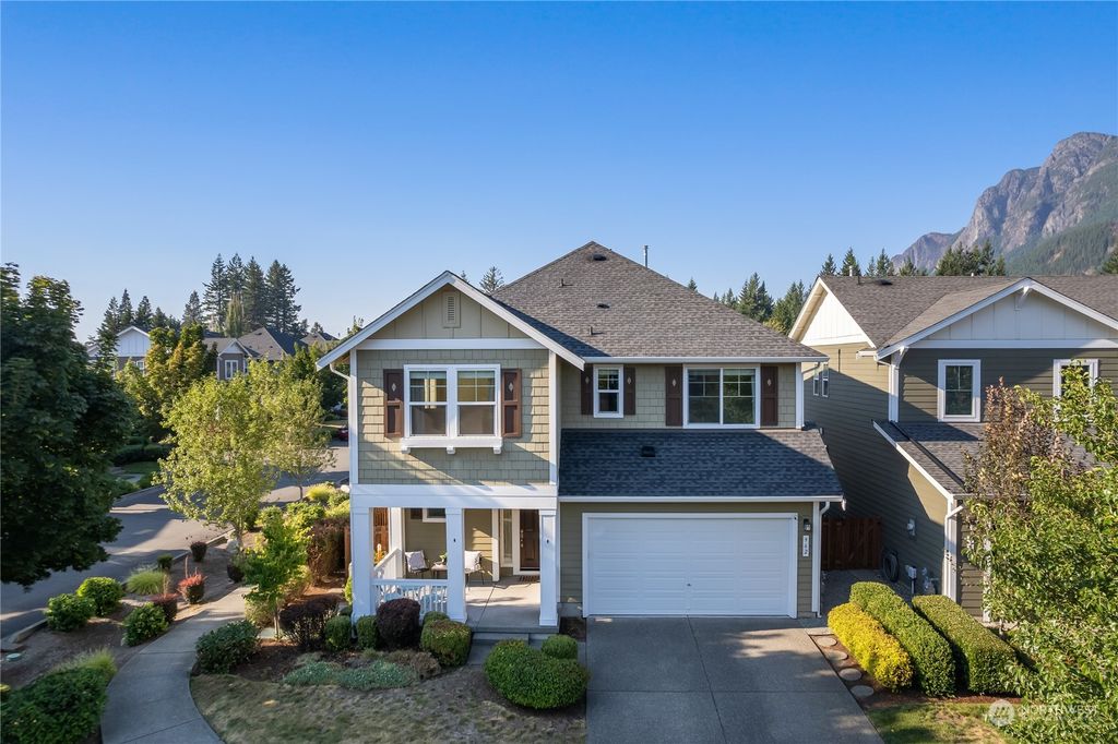 Photo of 962 SE 11th Street, North Bend, WA 98045 (MLS # 2150994)