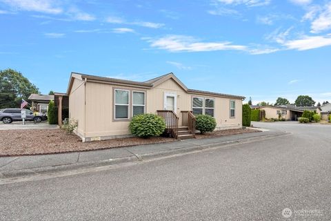 Photo of 886 Carriage Court, Sedro Woolley, WA 98284 (MLS # 2490102)
