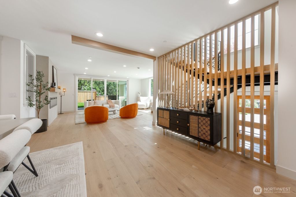 Photo of 10434 NE 110th Street, Kirkland, WA 98033 (MLS # 2368894)