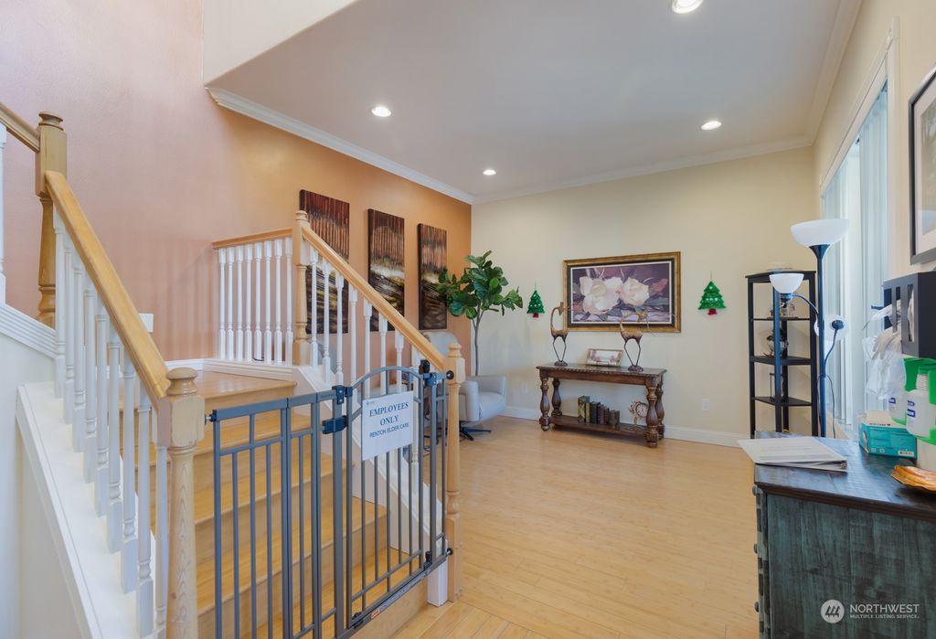 Photo of 1226 160 Street SW, Lynnwood, WA 98087 (MLS # 2192801)