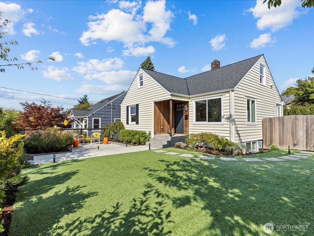 Photo of 602 NW 49th Street, Seattle, WA 98107 (MLS # 2425042)