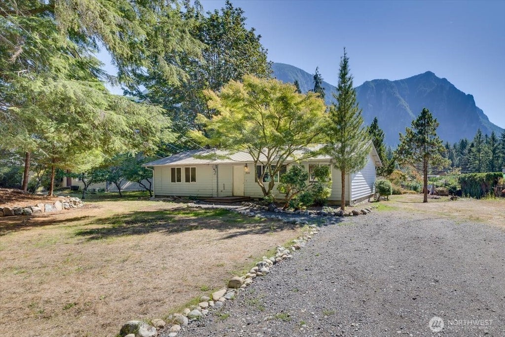 Photo of 7434 North Fork Road SE, Snoqualmie, WA 98065 (MLS # 2580111)
