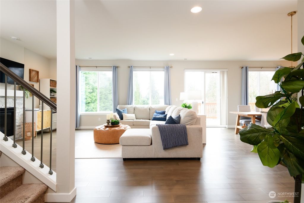 Photo of 19209 8th Avenue W, Lynnwood, WA 98036 (MLS # 2228145)