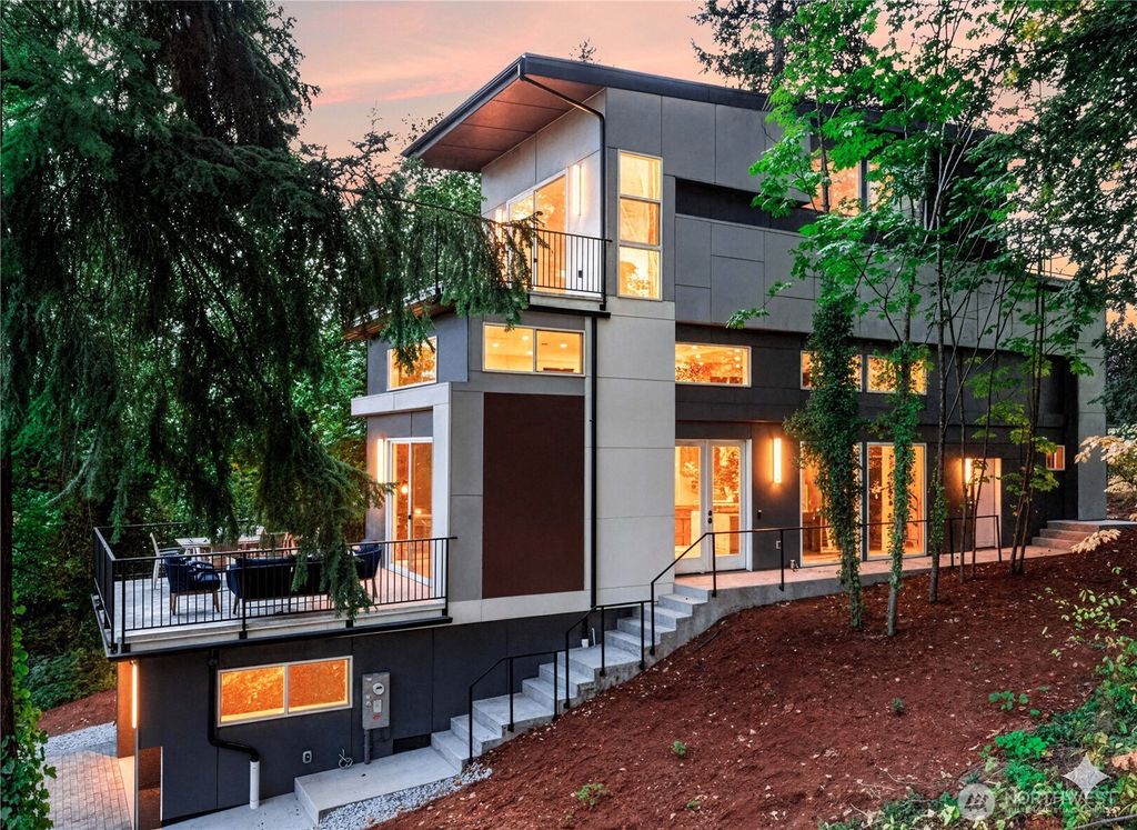 Photo of 11905 89th Ave Ave NE, Kirkland, WA 98034 (MLS # 2438437)