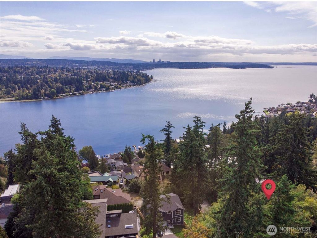 Photo of 11905 89th Ave Ave NE, Kirkland, WA 98034 (MLS # 2438437)