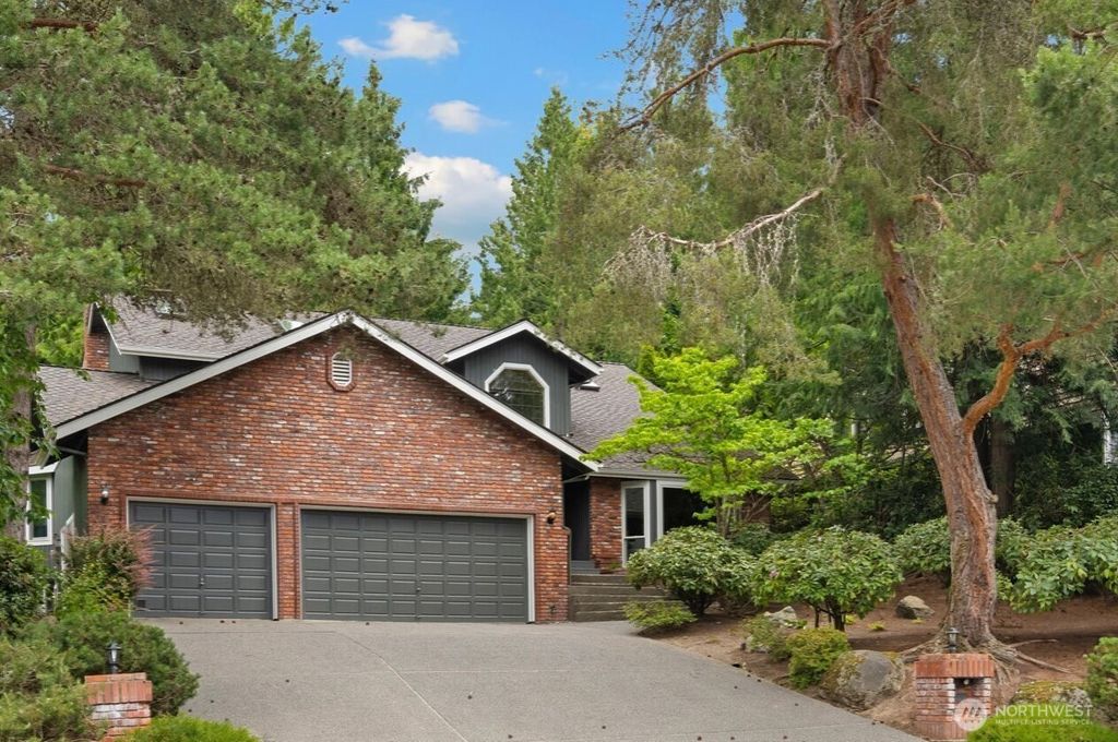 Photo of 14210 207th Place NE, Woodinville, WA 98077 (MLS # 2448247)