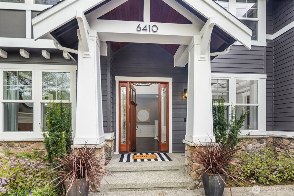 Photo of 6410 Fairway Place SE, Snoqualmie, WA 98065 (MLS # 2511433)