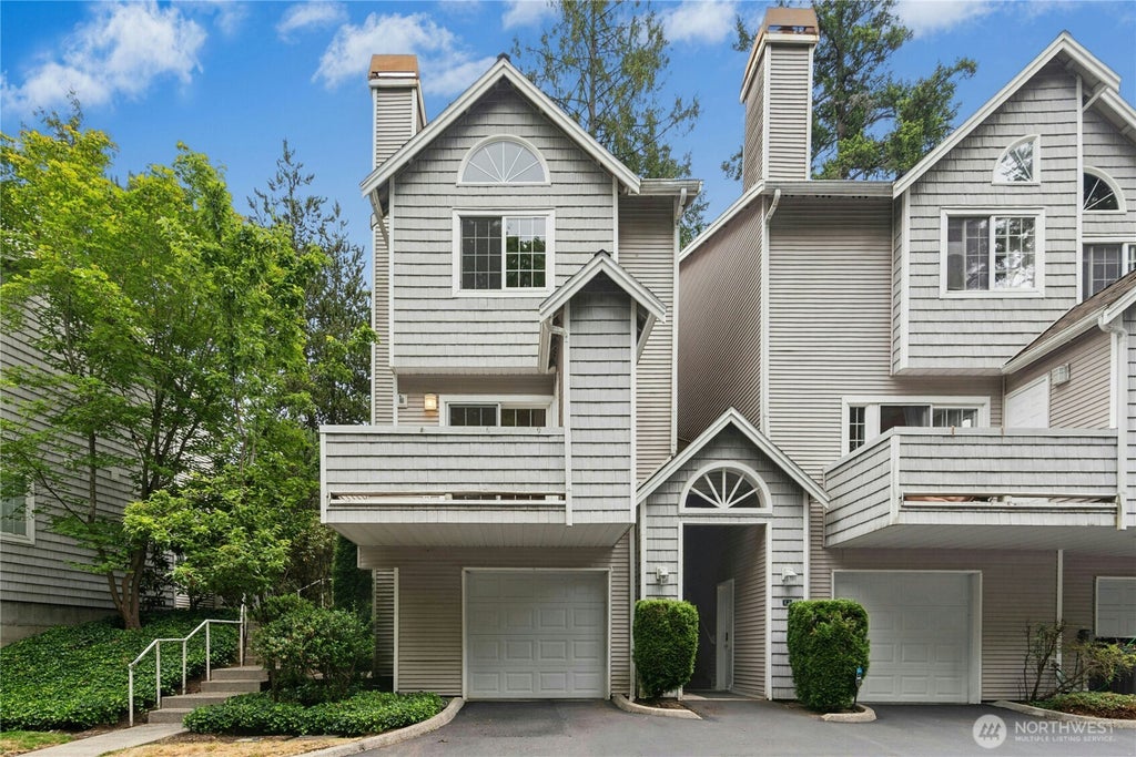 Photo of 601 12th Avenue NW #E1, Issaquah, WA 98027 (MLS # 2553740)