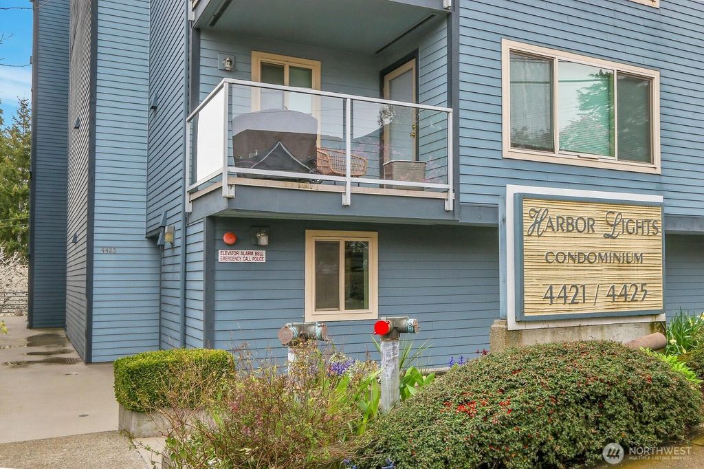 Photo of 4425 Greenwood Avenue N #105, Seattle, WA 98103 (MLS # 2538008)