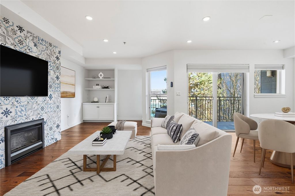 Photo of 701 Galer St St #609, Seattle, WA 98109 (MLS # 2511230)